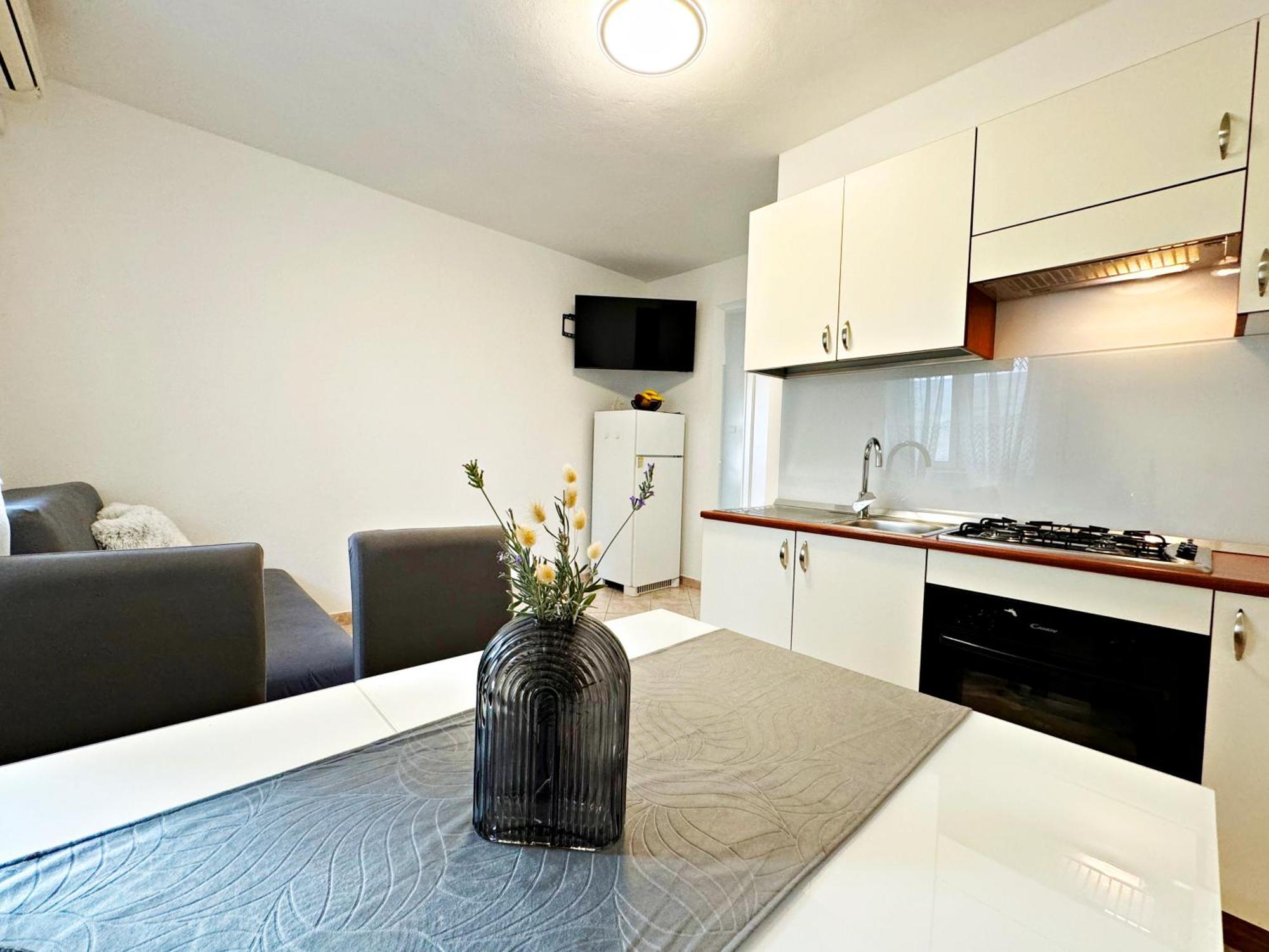 Apartment Baloevic Postira Extérieur photo